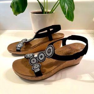 Sketchers sandals size 10.